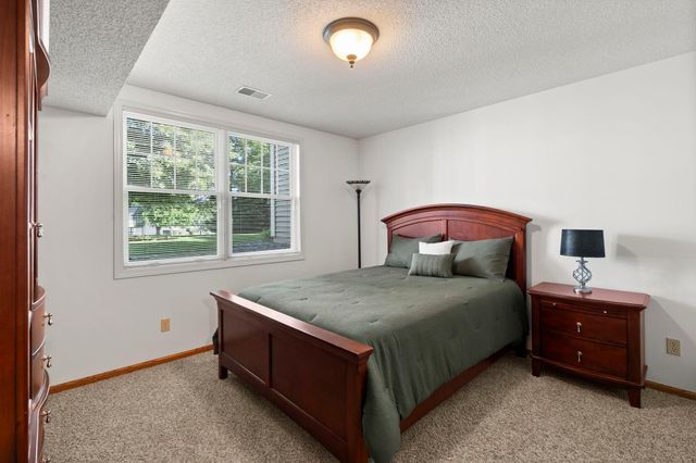 2996 Highcourte, Roseville, MN 55113