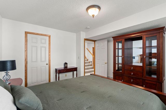 2996 Highcourte, Roseville, MN 55113