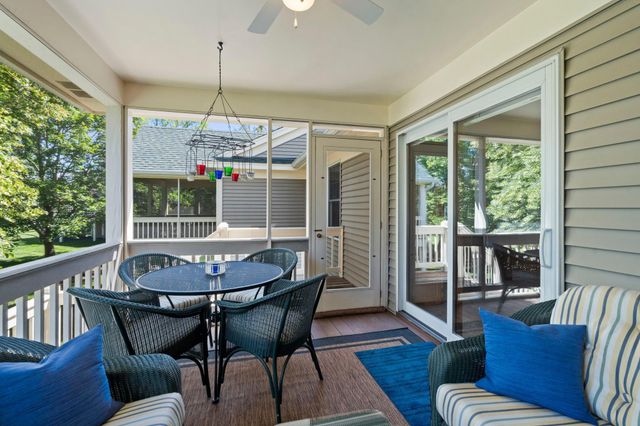 2996 Highcourte, Roseville, MN 55113