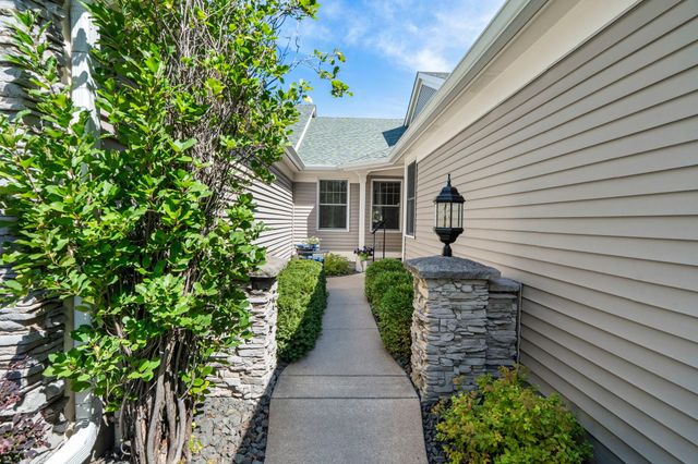 2996 Highcourte, Roseville, MN 55113