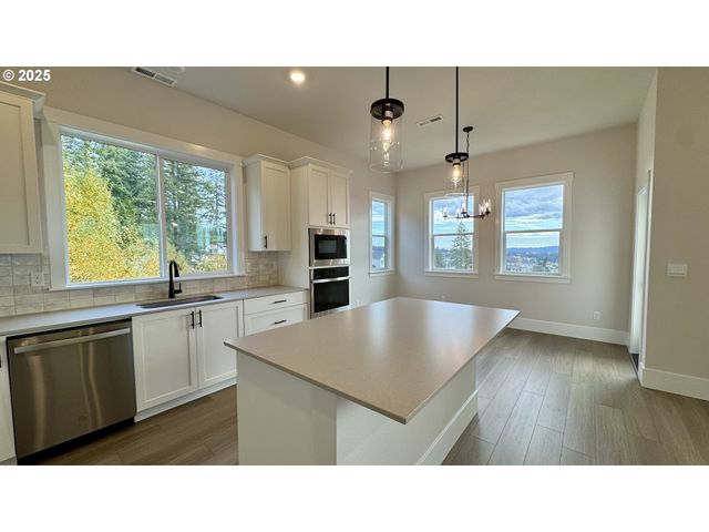 17614 Sw Watchman Ln, Beaverton, OR 97007