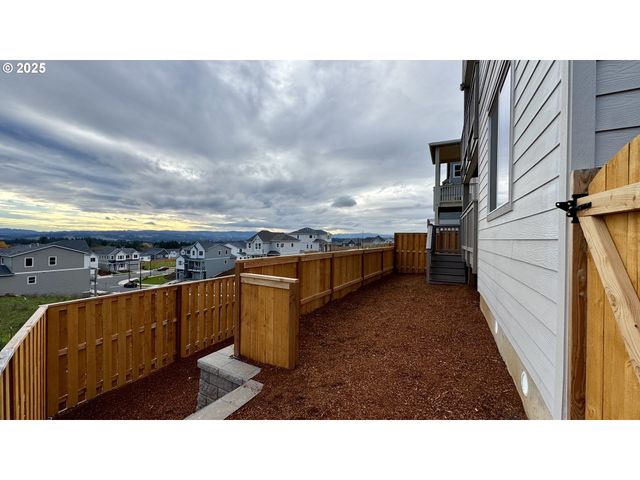 17614 Sw Watchman Ln, Beaverton, OR 97007