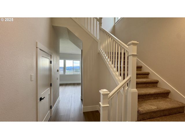 17614 Sw Watchman Ln, Beaverton, OR 97007