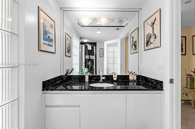 1455 Ocean Dr 1106, Miami Beach, FL 33139