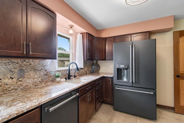 1812 W Rugby Road, Janesville, WI 53545