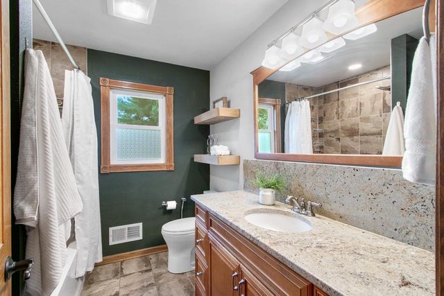 1812 W Rugby Road, Janesville, WI 53545