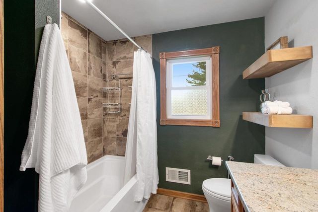 1812 W Rugby Road, Janesville, WI 53545