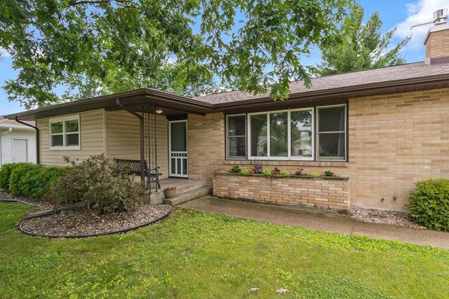 1812 W Rugby Road, Janesville, WI 53545