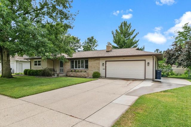 1812 W Rugby Road, Janesville, WI 53545