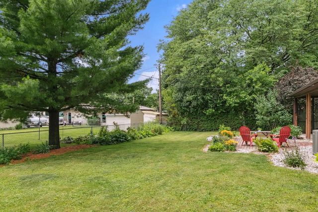 1812 W Rugby Road, Janesville, WI 53545