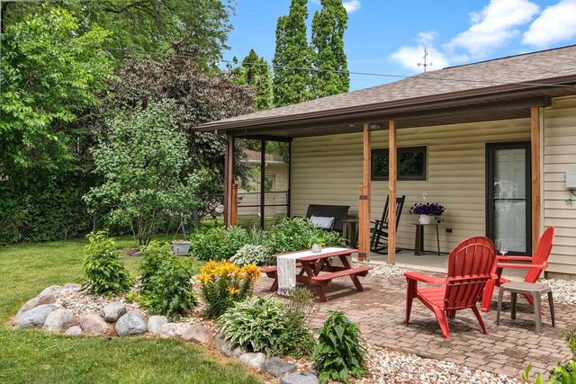 1812 W Rugby Road, Janesville, WI 53545