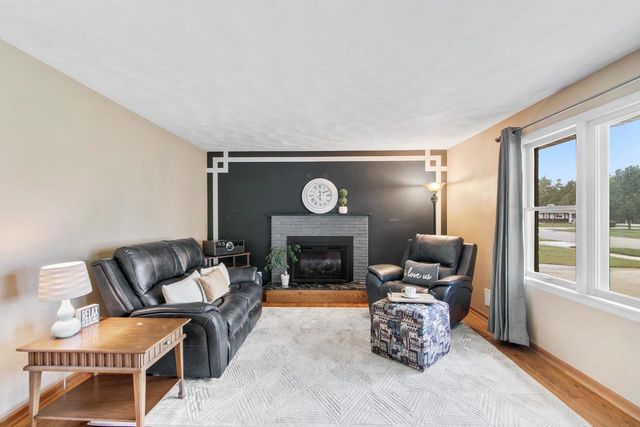 1812 W Rugby Road, Janesville, WI 53545