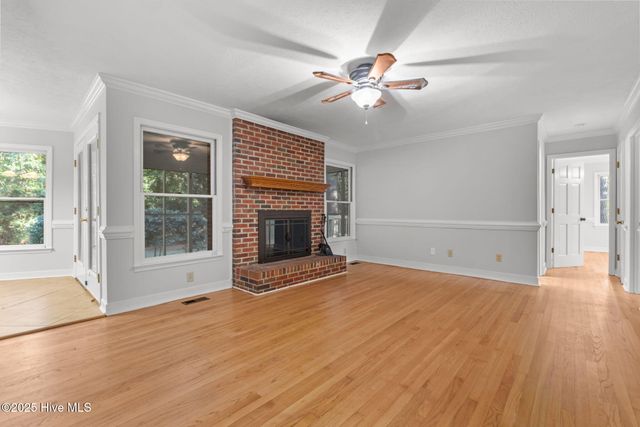 465 E Hedgelawn Way, Southern Pines, NC 28387