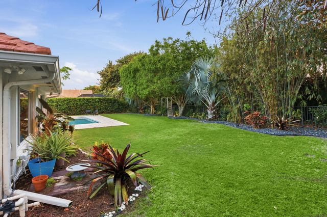 2001 Embassy Drive, West Palm Beach, FL 33401