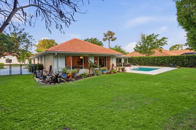 2001 Embassy Drive, West Palm Beach, FL 33401