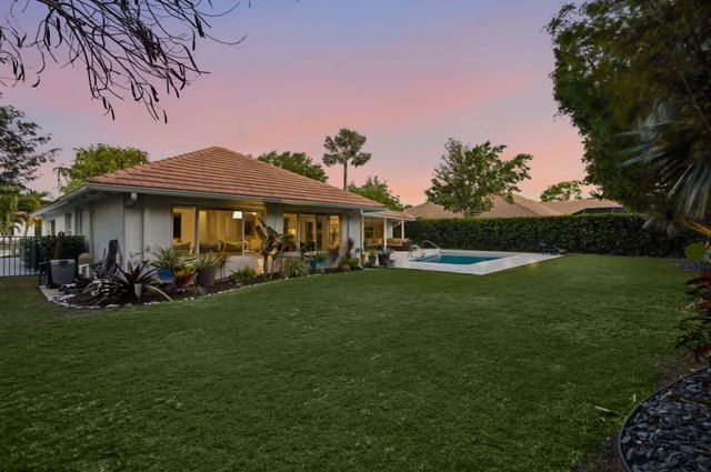 2001 Embassy Drive, West Palm Beach, FL 33401