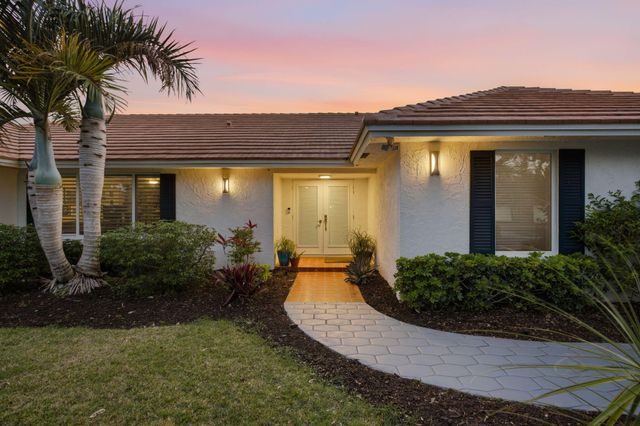 2001 Embassy Drive, West Palm Beach, FL 33401