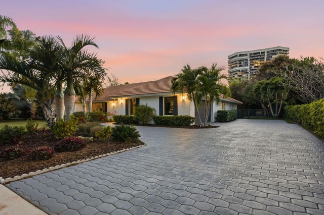 2001 Embassy Drive, West Palm Beach, FL 33401