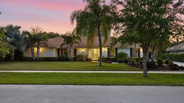 2001 Embassy Drive, West Palm Beach, FL 33401