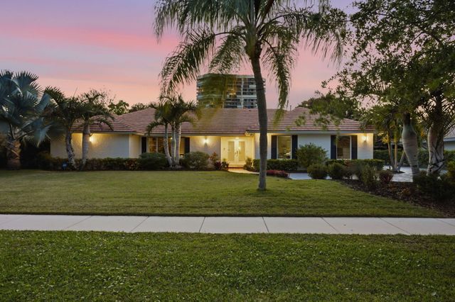 2001 Embassy Drive, West Palm Beach, FL 33401