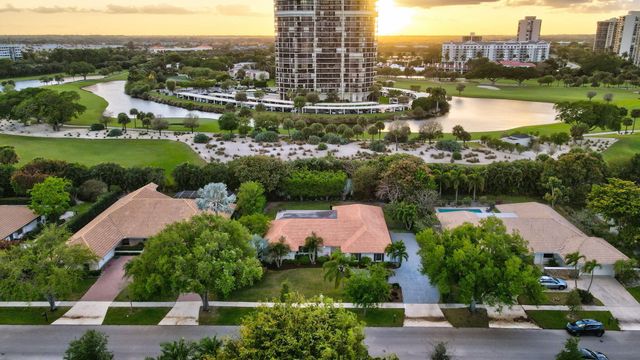 2001 Embassy Drive, West Palm Beach, FL 33401