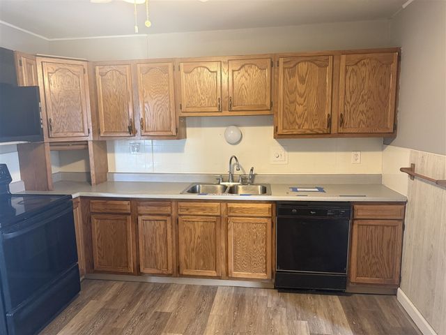 26700 Grandmont Street, Roseville, MI 48066