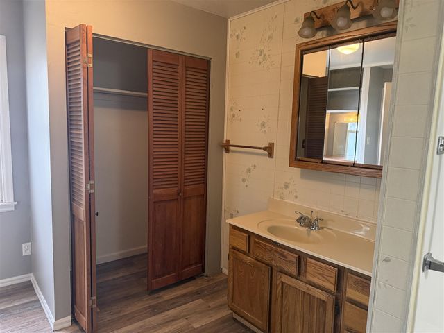 26700 Grandmont Street, Roseville, MI 48066