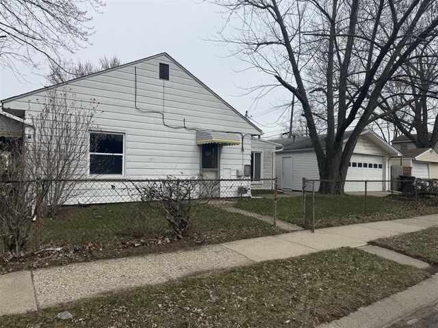 26700 Grandmont Street, Roseville, MI 48066