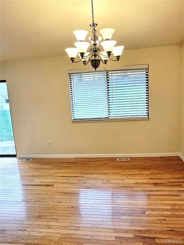 2049 Kentmore Lane, Chesterfield, MO 63017