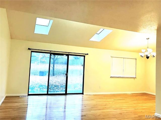 2049 Kentmore Lane, Chesterfield, MO 63017