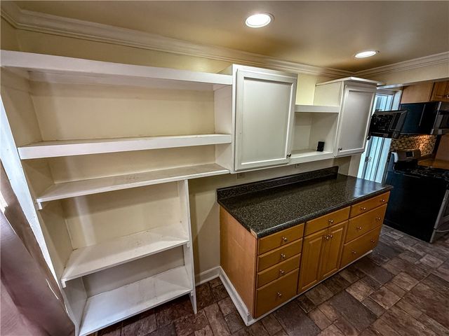 361 Highland Ave, West View, PA 15229