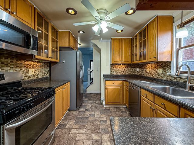 361 Highland Ave, West View, PA 15229