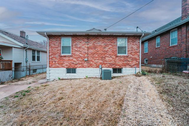 4818 Oleatha Avenue, St Louis, MO 63116