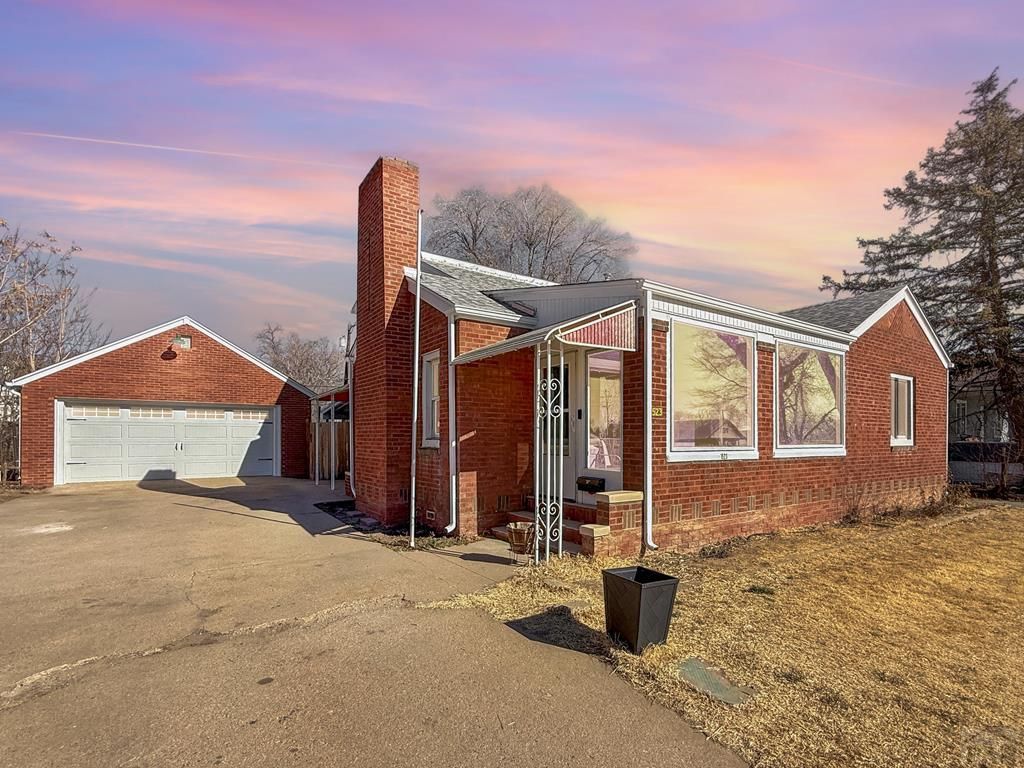 1523 E 9th St, Pueblo, CO 81001