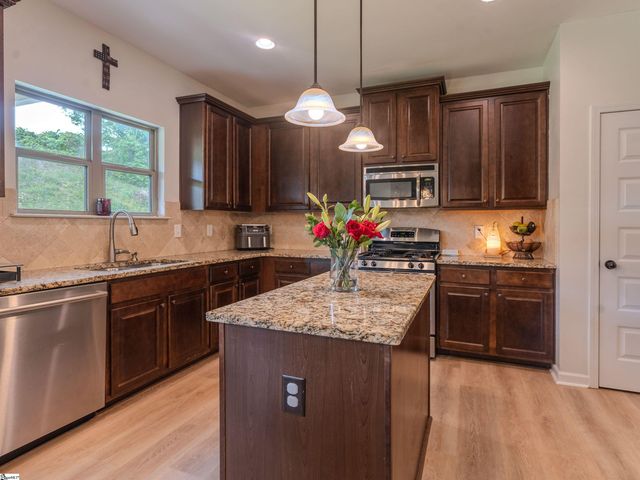 112 Border Avenue, Simpsonville, SC 29680