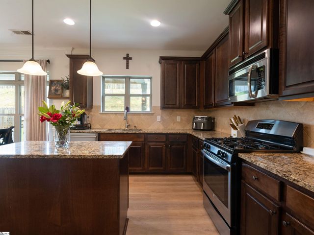 112 Border Avenue, Simpsonville, SC 29680