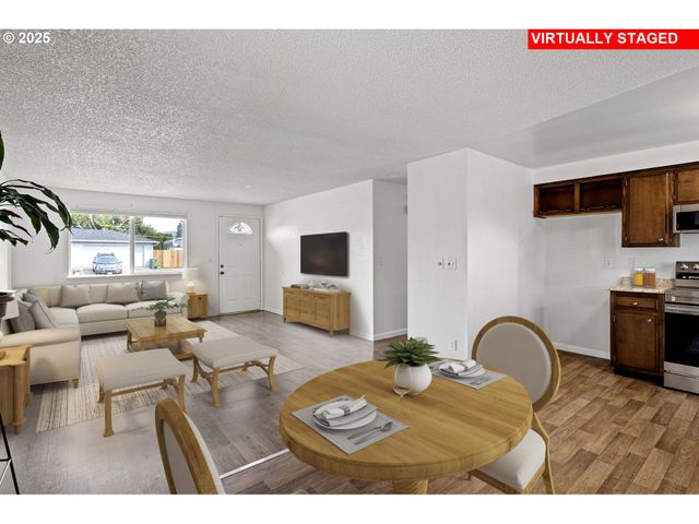 1515 W HARRISON Ave, Cottage Grove, OR 97424