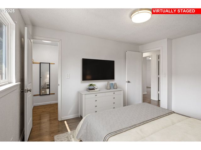 1515 W HARRISON Ave, Cottage Grove, OR 97424