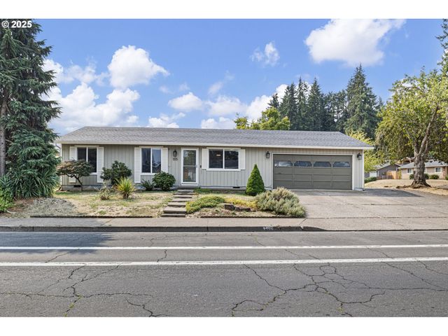 1515 W HARRISON Ave, Cottage Grove, OR 97424