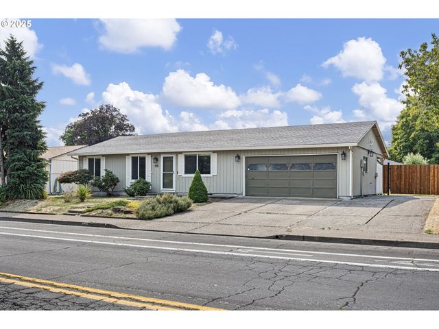 1515 W HARRISON Ave, Cottage Grove, OR 97424