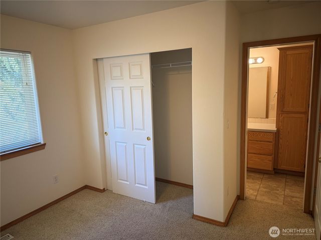 5306 5308 51st Avenue Ct W, University Place, WA 98467