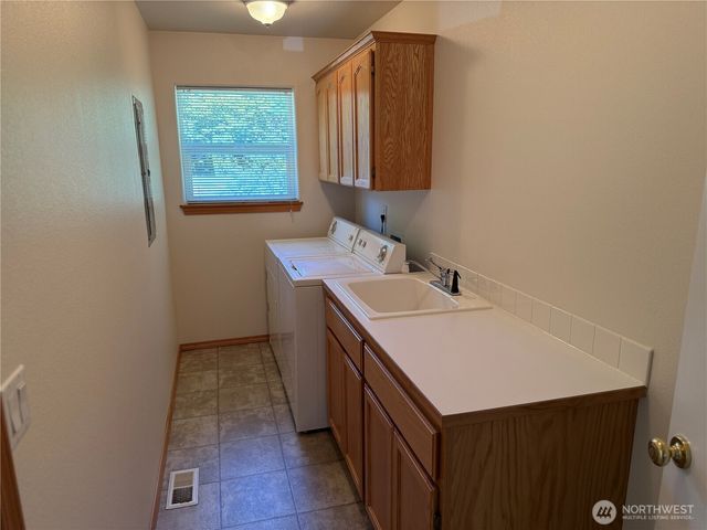 5306 5308 51st Avenue Ct W, University Place, WA 98467