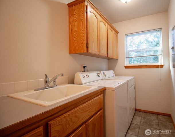 5306 5308 51st Avenue Ct W, University Place, WA 98467
