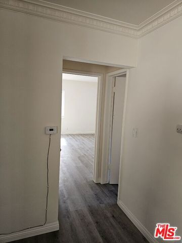 914 S Gramercy Drive D, Los Angeles, CA 90019