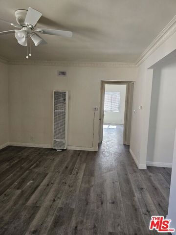 914 S Gramercy Drive D, Los Angeles, CA 90019