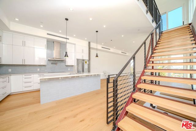 2882 El Roble Drive, Los Angeles, CA 90041