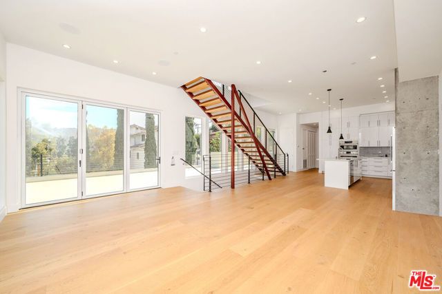 2882 El Roble Drive, Los Angeles, CA 90041