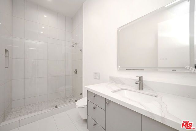 2882 El Roble Drive, Los Angeles, CA 90041