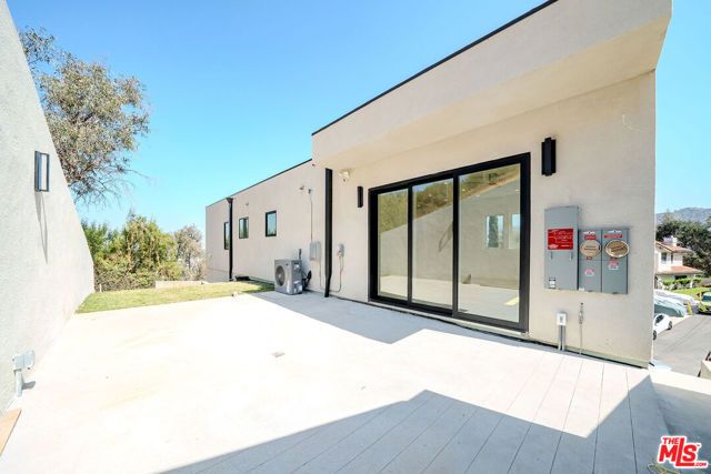 2882 El Roble Drive, Los Angeles, CA 90041
