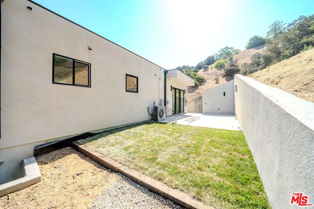 2882 El Roble Drive, Los Angeles, CA 90041